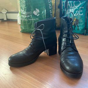 Laura Bellariva Black Leather Lace Up Boots